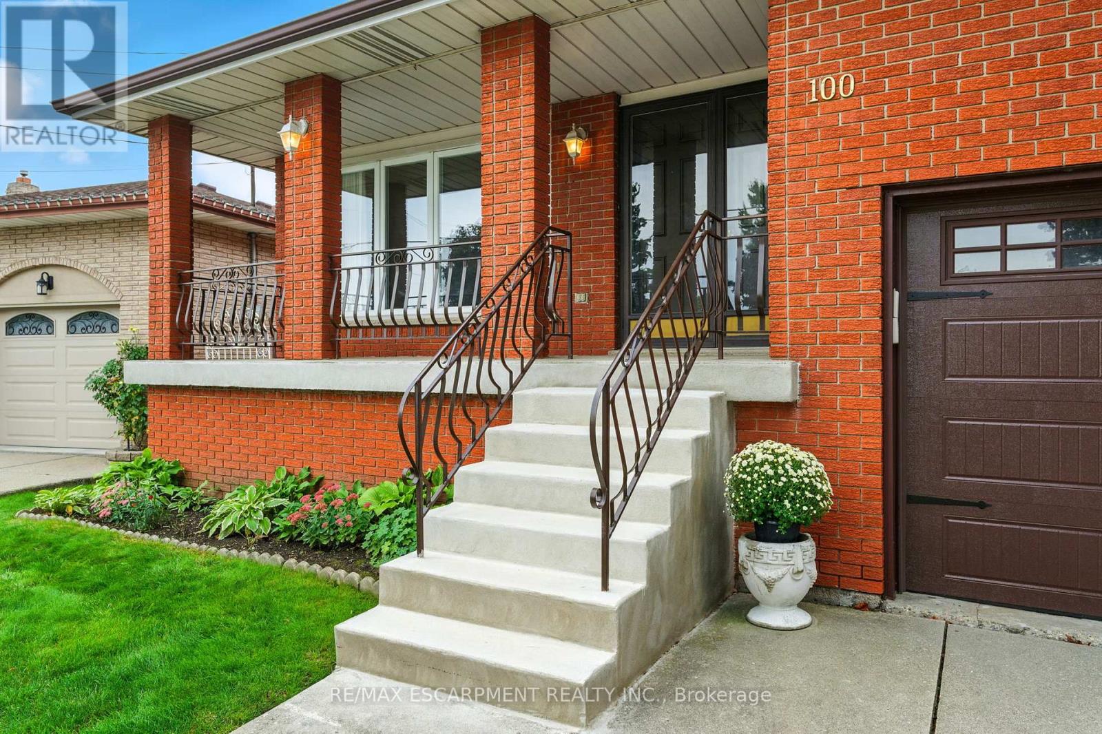 100 Taymall Street, Hamilton, Ontario  L8W 1Z4 - Photo 3 - X12432736