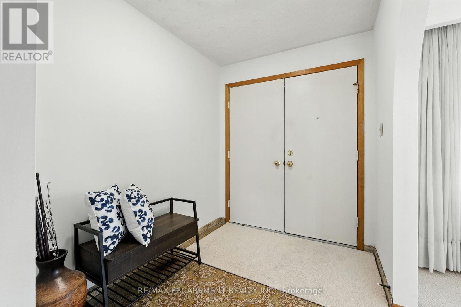 100 Taymall Street, Hamilton, Ontario  L8W 1Z4 - Photo 4 - X12432736