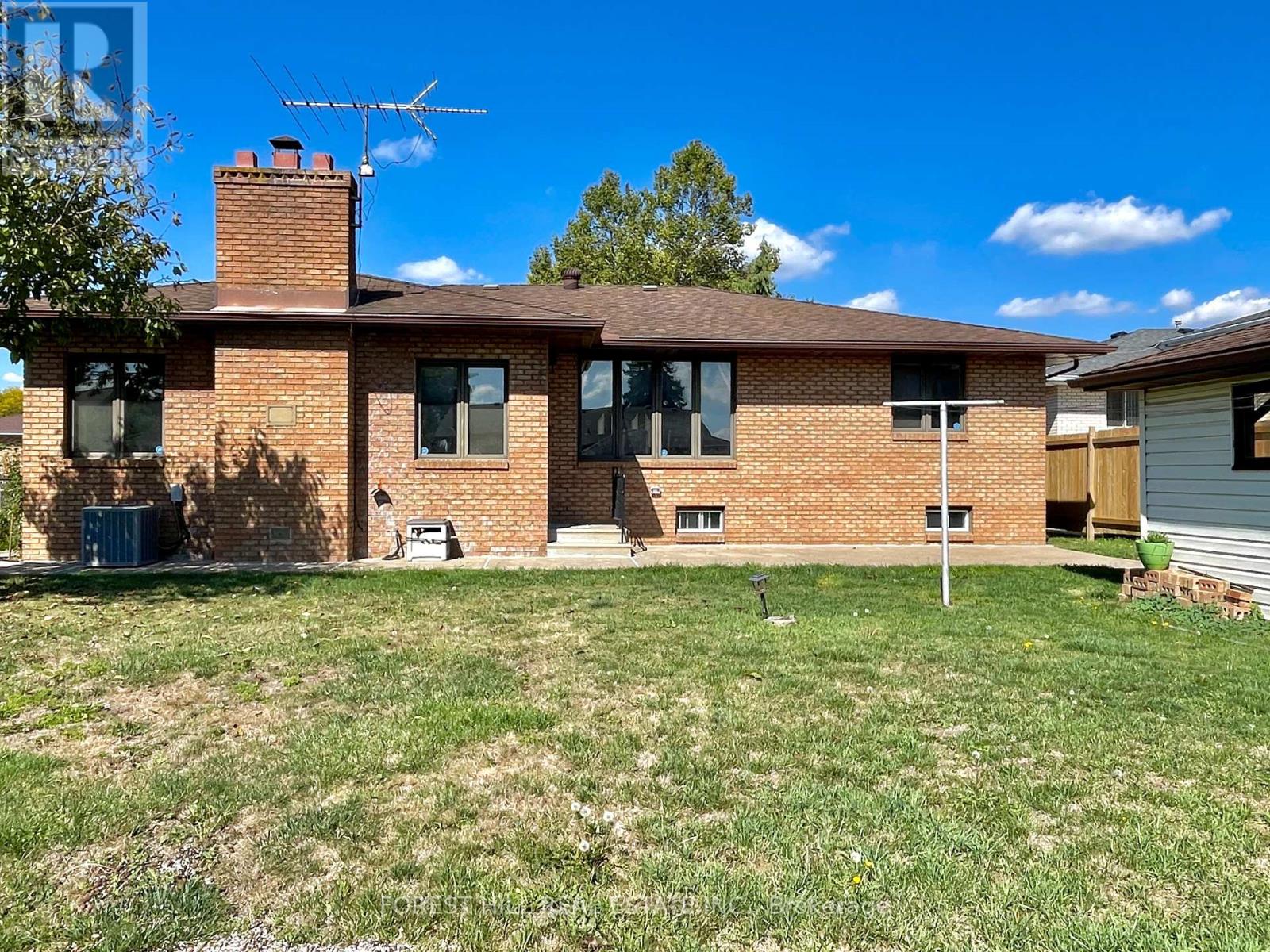 2755 Lionel Drive, Windsor, Ontario  N8X 4X5 - Photo 24 - X12432755