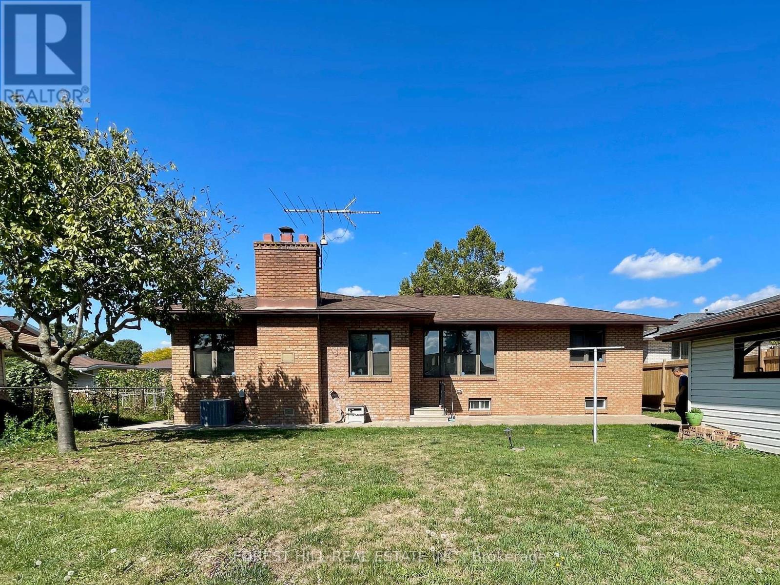2755 Lionel Drive, Windsor, Ontario  N8X 4X5 - Photo 25 - X12432755