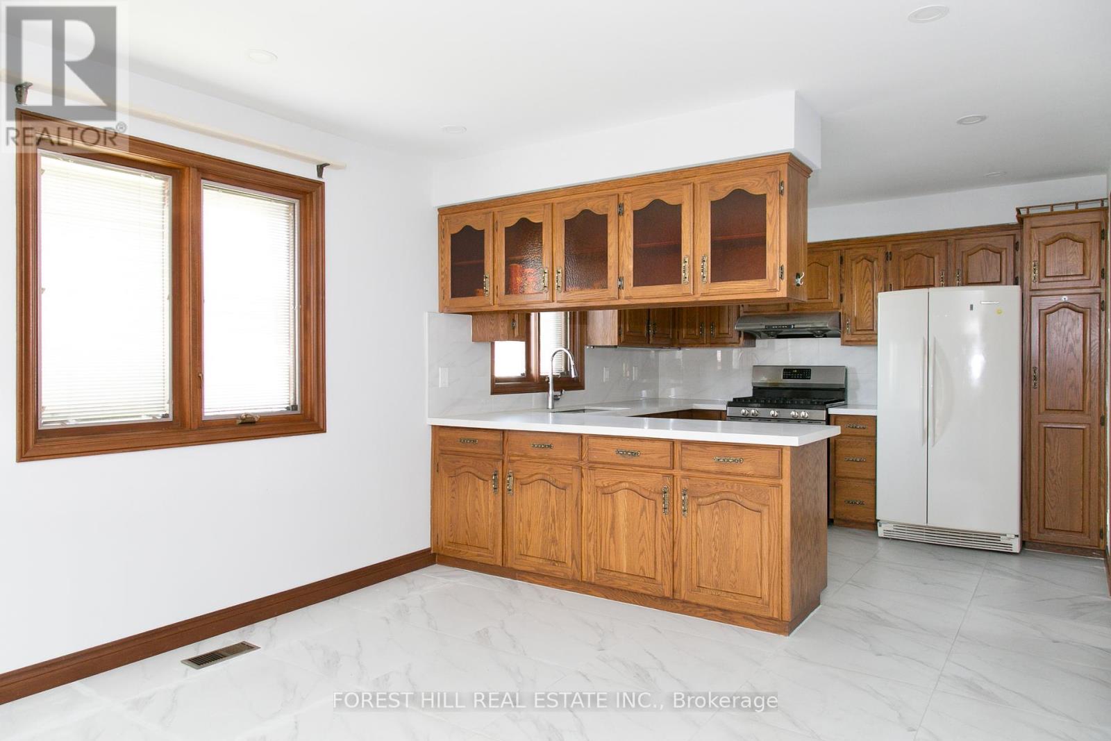 2755 Lionel Drive, Windsor, Ontario  N8X 4X5 - Photo 6 - X12432755
