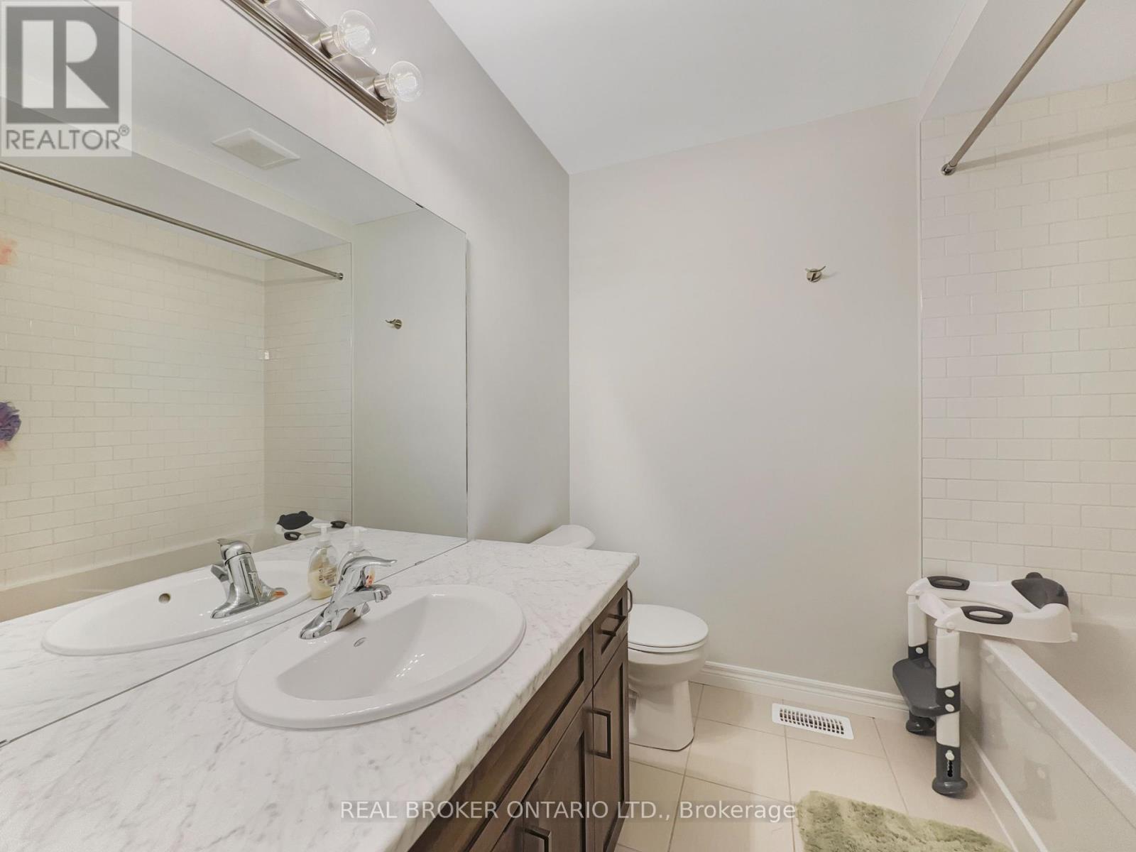 69 Lloyd Davies Way, Hamilton, Ontario  L0R 1C0 - Photo 16 - X12432771