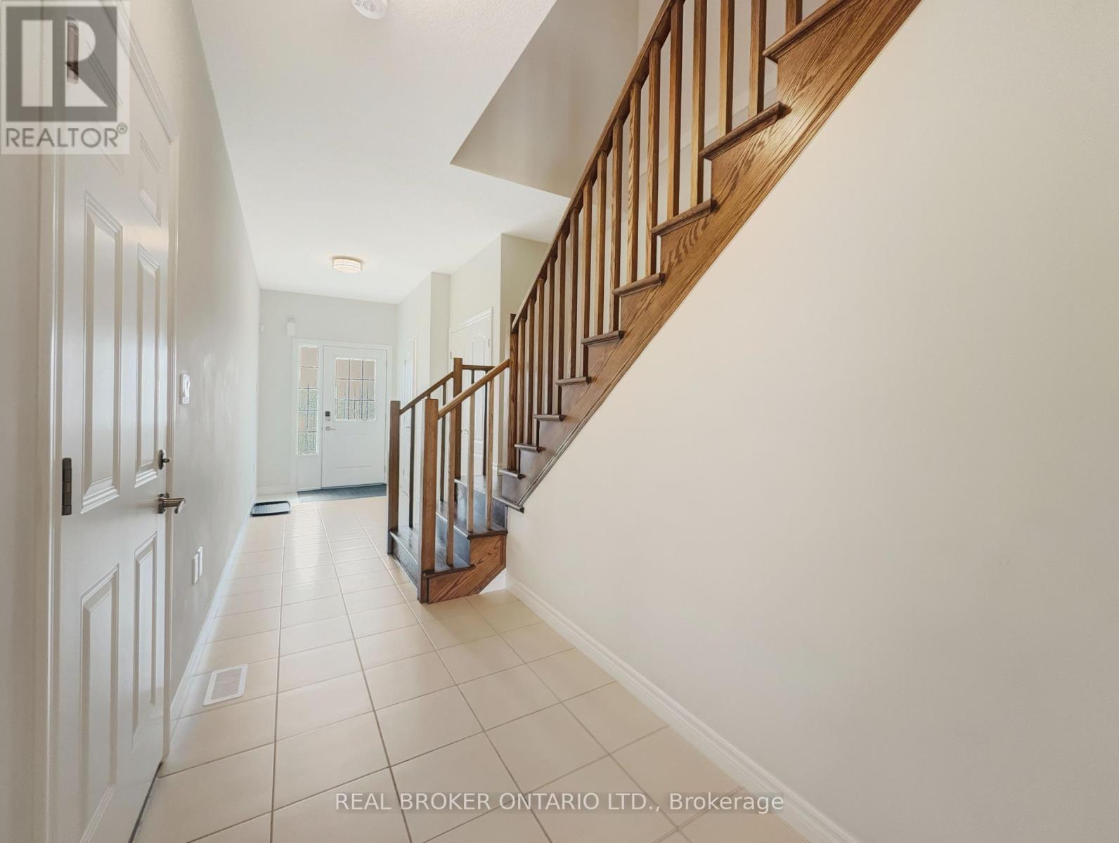 69 Lloyd Davies Way, Hamilton, Ontario  L0R 1C0 - Photo 2 - X12432771