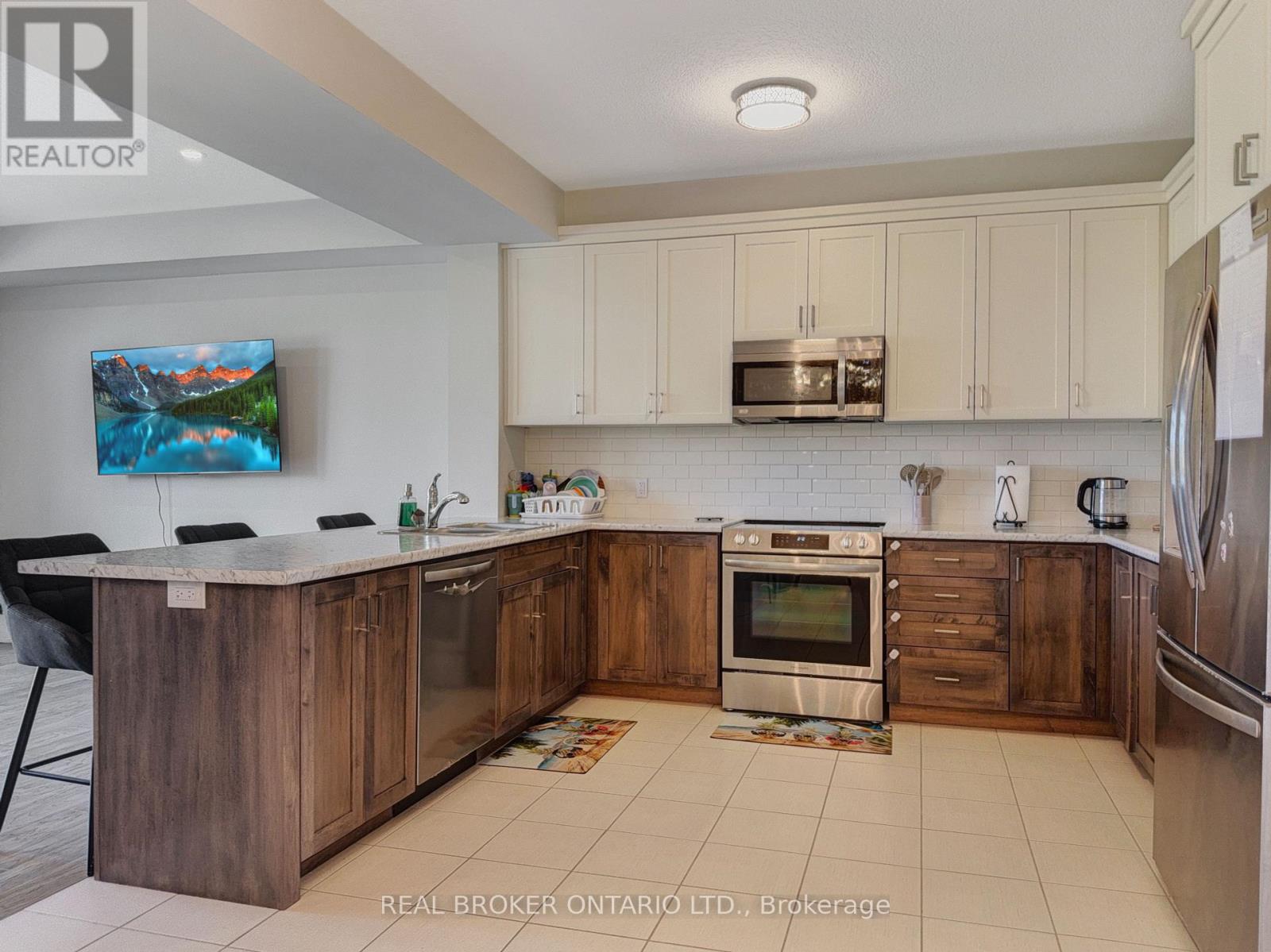 69 Lloyd Davies Way, Hamilton, Ontario  L0R 1C0 - Photo 6 - X12432771