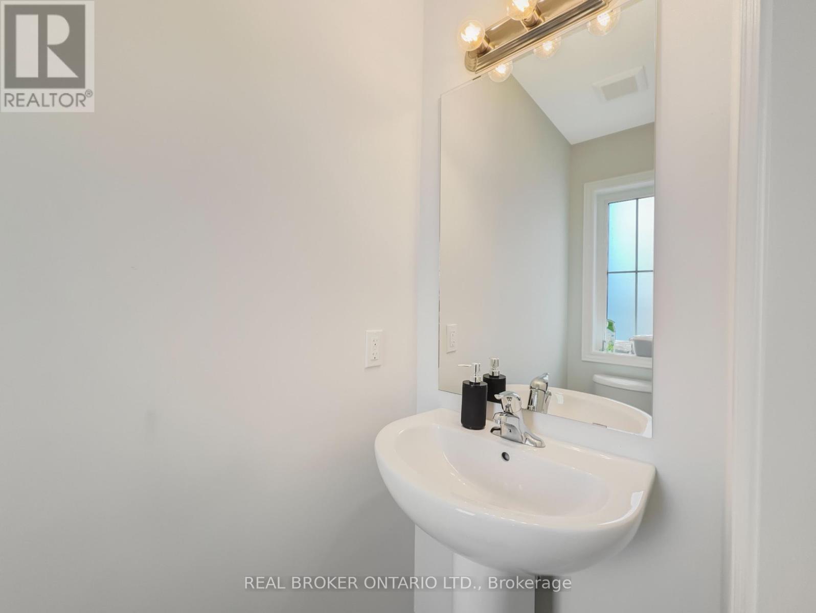69 Lloyd Davies Way, Hamilton, Ontario  L0R 1C0 - Photo 9 - X12432771