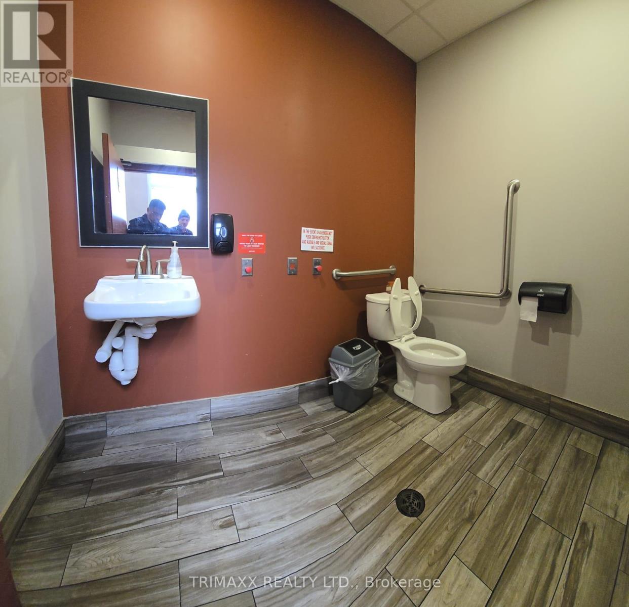 E 104 - 4195 King Street, Kitchener, Ontario  N2P 0C1 - Photo 15 - X12432799