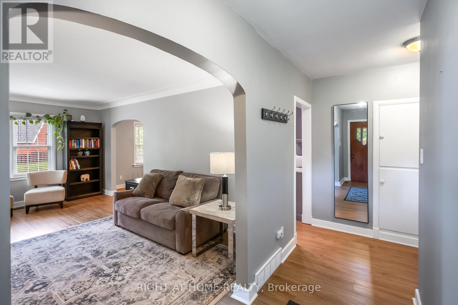 5201 Valley Way, Niagara Falls, Ontario  L2E 1X3 - Photo 10 - X12432823
