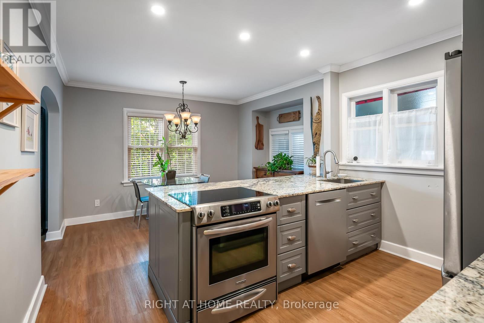 5201 Valley Way, Niagara Falls, Ontario  L2E 1X3 - Photo 11 - X12432823