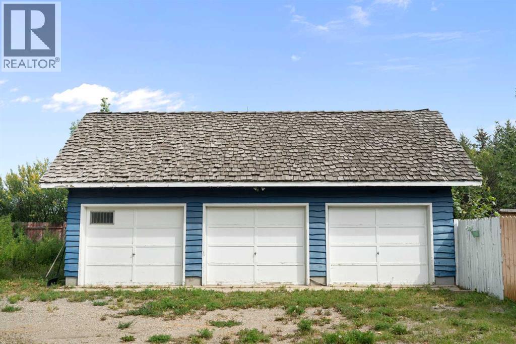 204 High Point Estates, Rural Rocky View County, Alberta  T1X 2K5 - Photo 6 - A2243740