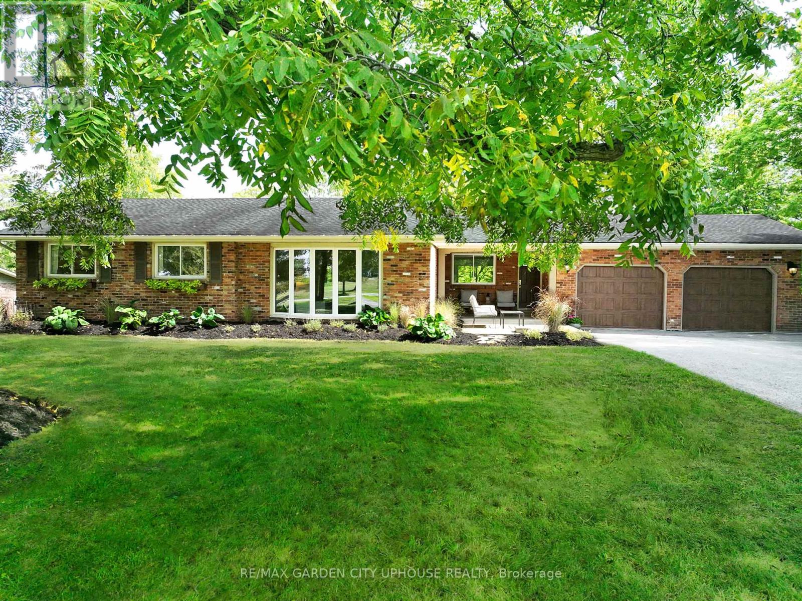 3197 Ninth Street, St. Catharines (Rural Eighth), Ontario  L2R 6P7 - Photo 1 - X12432844