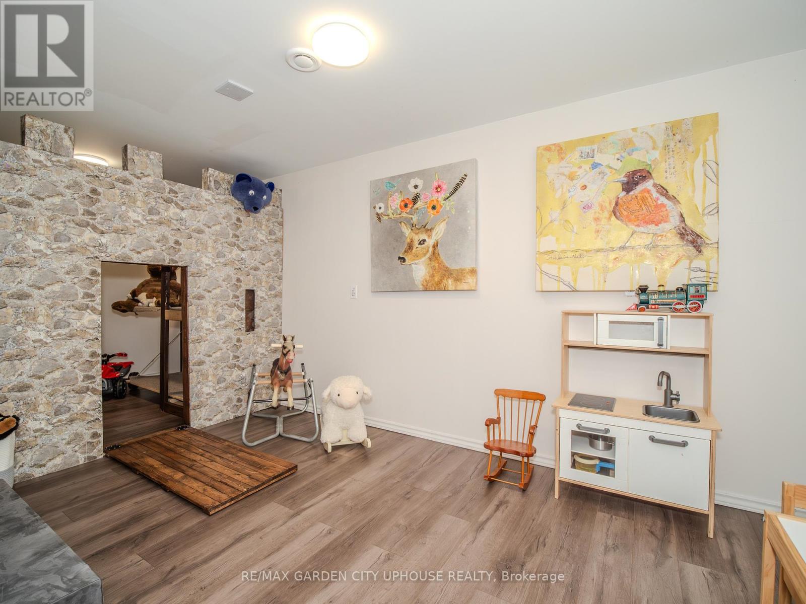 3197 Ninth Street, St. Catharines (Rural Eighth), Ontario  L2R 6P7 - Photo 18 - X12432844