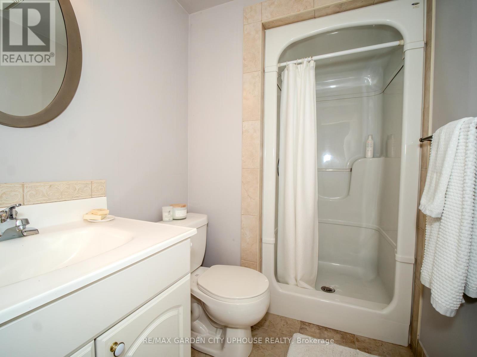 3197 Ninth Street, St. Catharines (Rural Eighth), Ontario  L2R 6P7 - Photo 21 - X12432844