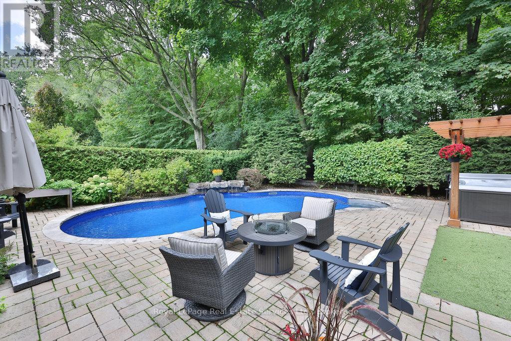 165 Digby Road, Oakville, Ontario  L6J 6A8 - Photo 36 - W12432170