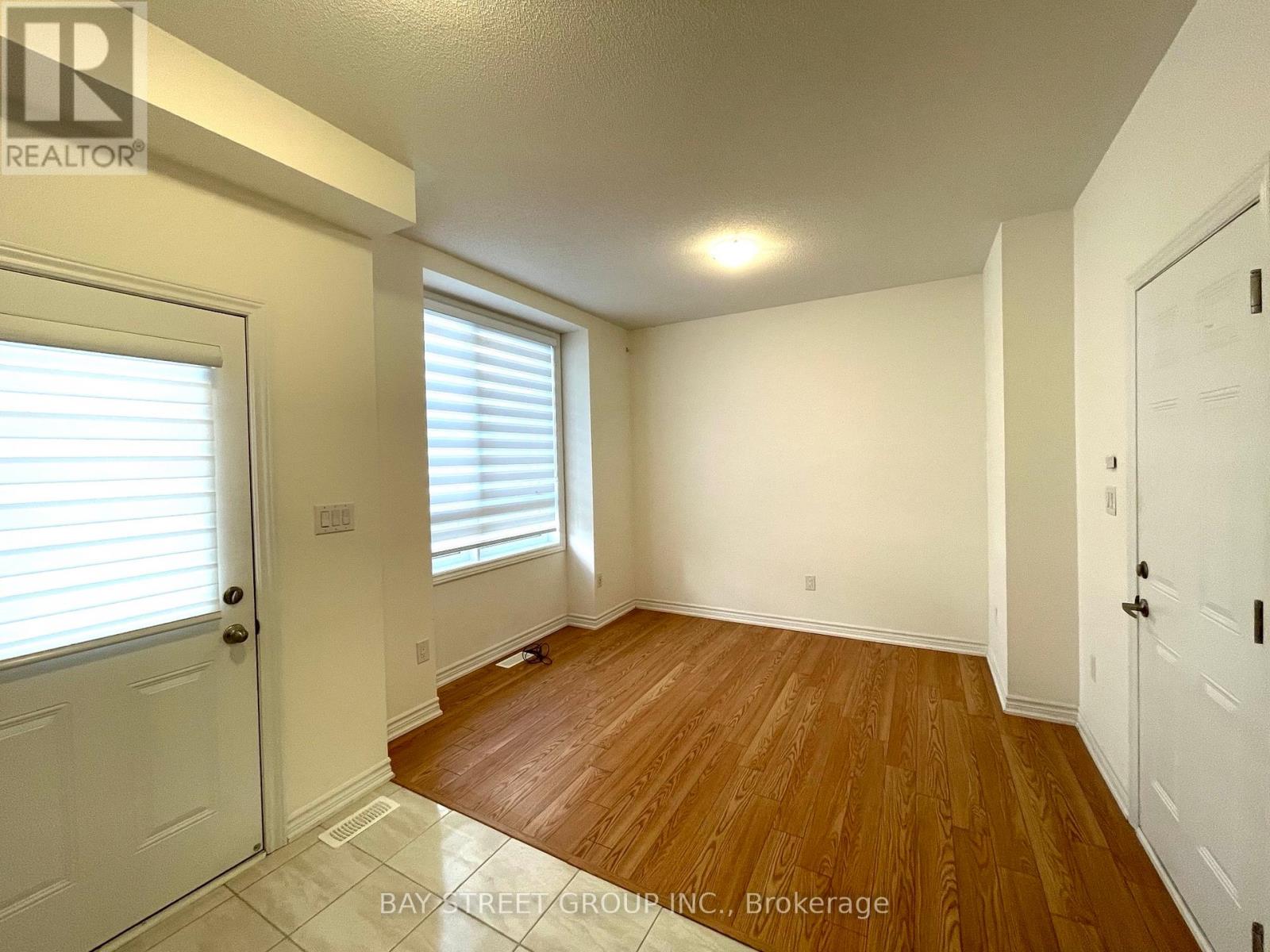 24 Imperial College Lane, Markham, Ontario  L6E 0V6 - Photo 5 - N12402436