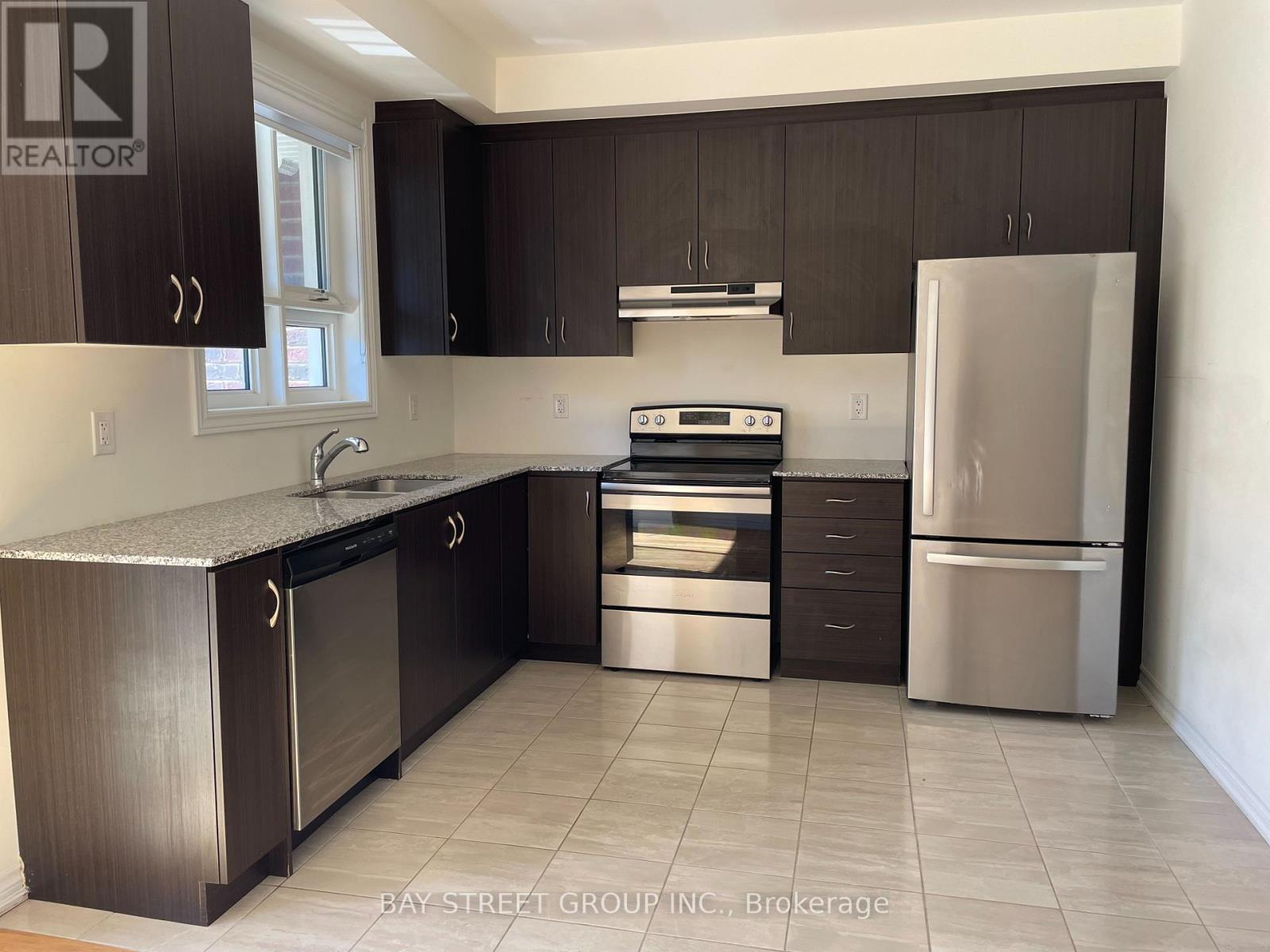 24 Imperial College Lane, Markham, Ontario  L6E 0V6 - Photo 6 - N12402436