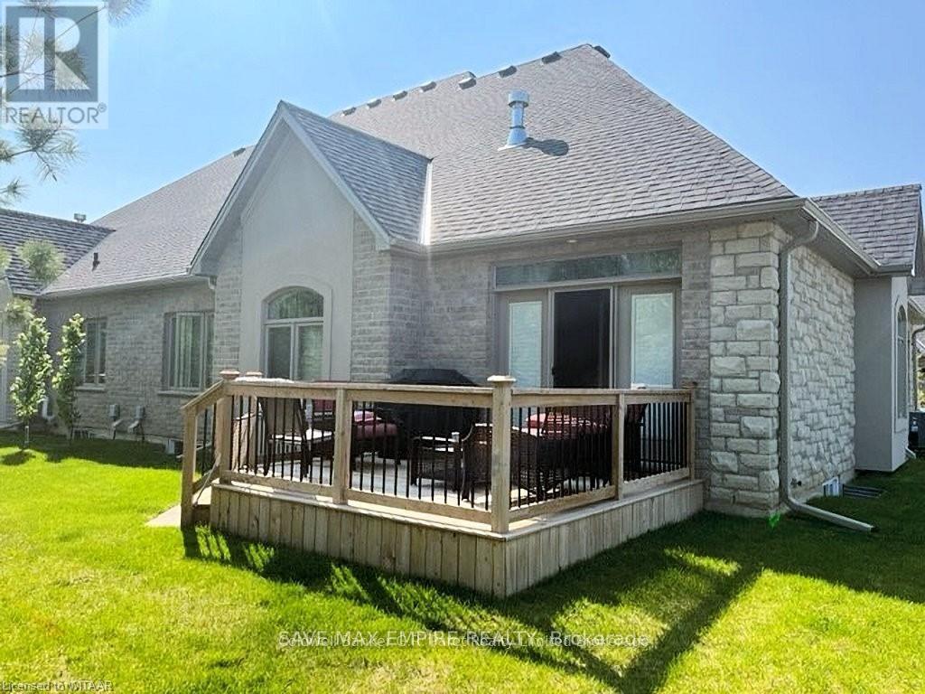 404 - 5 Wood Haven Drive, Tillsonburg, Ontario  N4G 0A8 - Photo 2 - X12422486