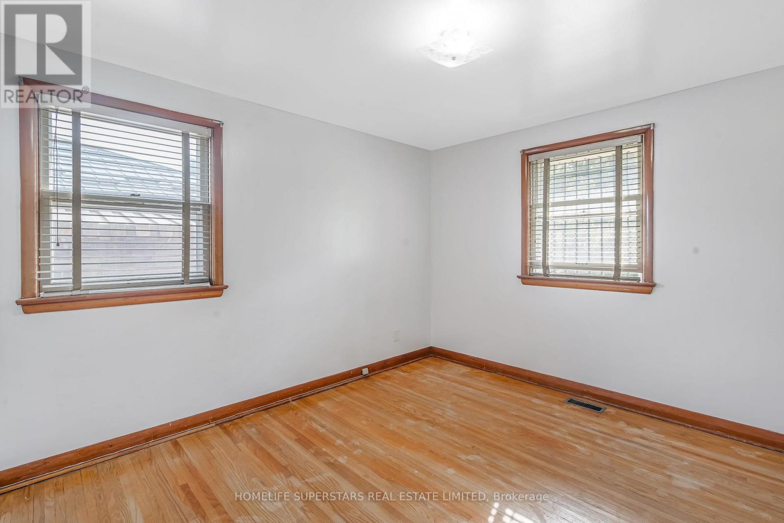 181 Clarke Road, London East, Ontario  N5W 5E3 - Photo 13 - X12427954