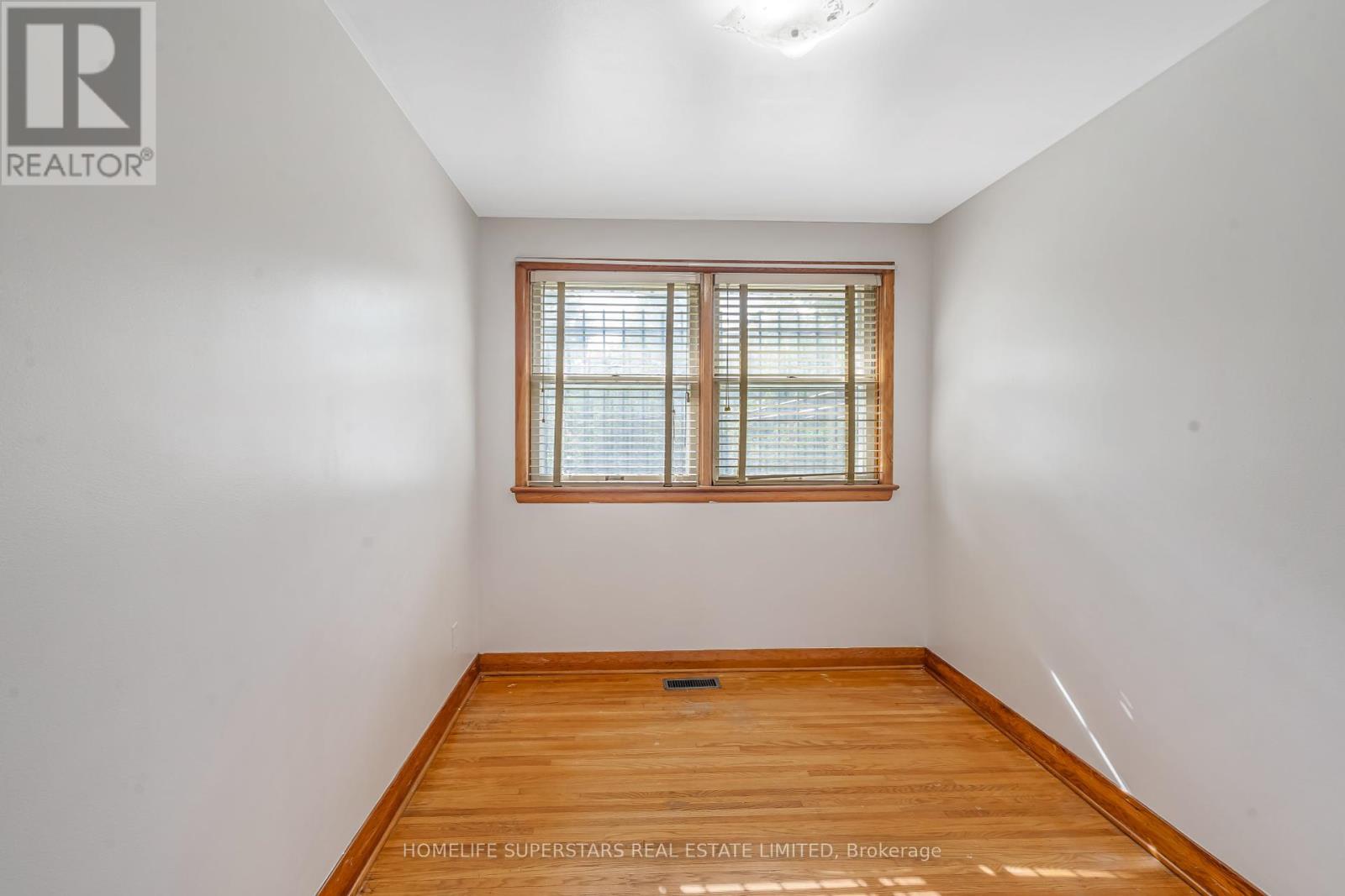 181 Clarke Road, London East, Ontario  N5W 5E3 - Photo 10 - X12427954