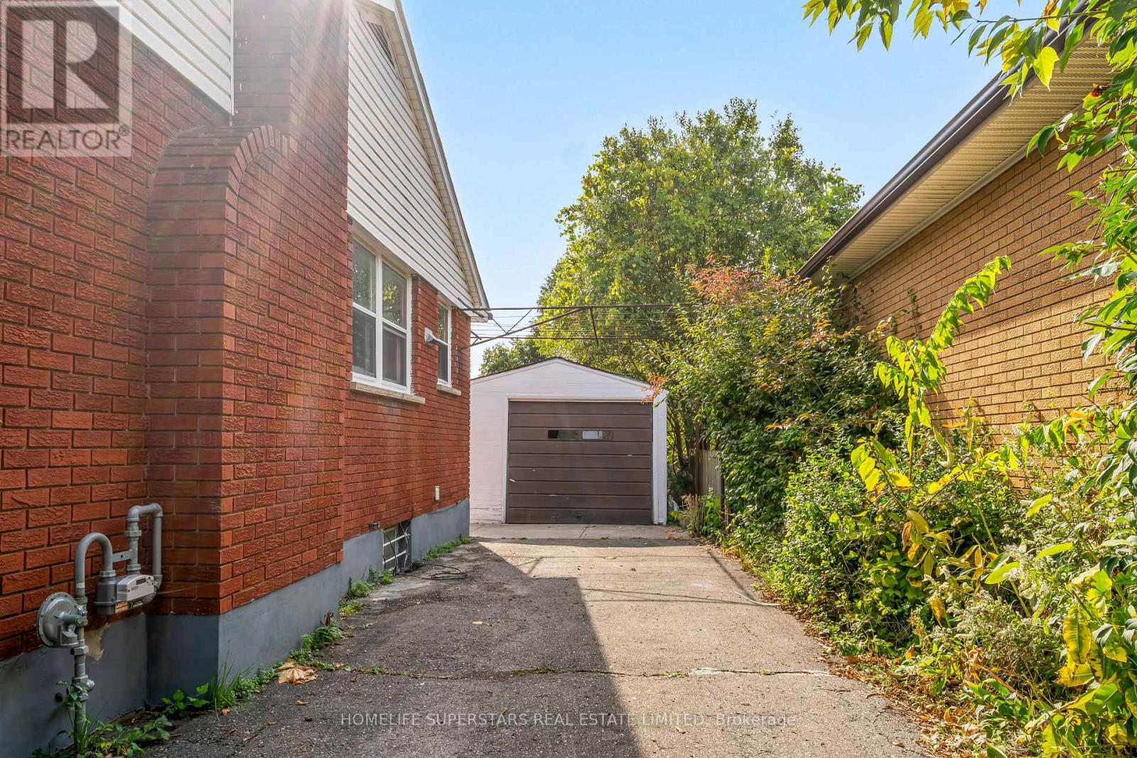 181 Clarke Road, London East, Ontario  N5W 5E3 - Photo 5 - X12427954