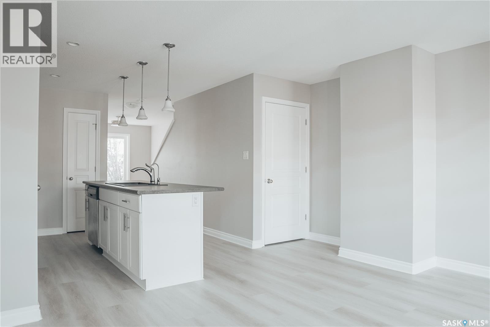 5426 Mitchinson Way, Regina, Saskatchewan  S4W 0E7 - Photo 4 - SK019610