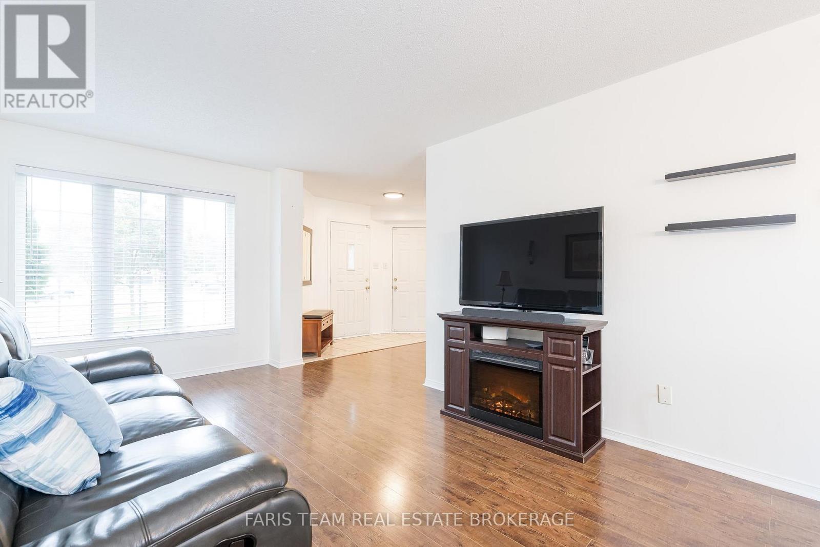 7 Round Leaf Court, Barrie, Ontario  L4N 9N3 - Photo 12 - S12430626