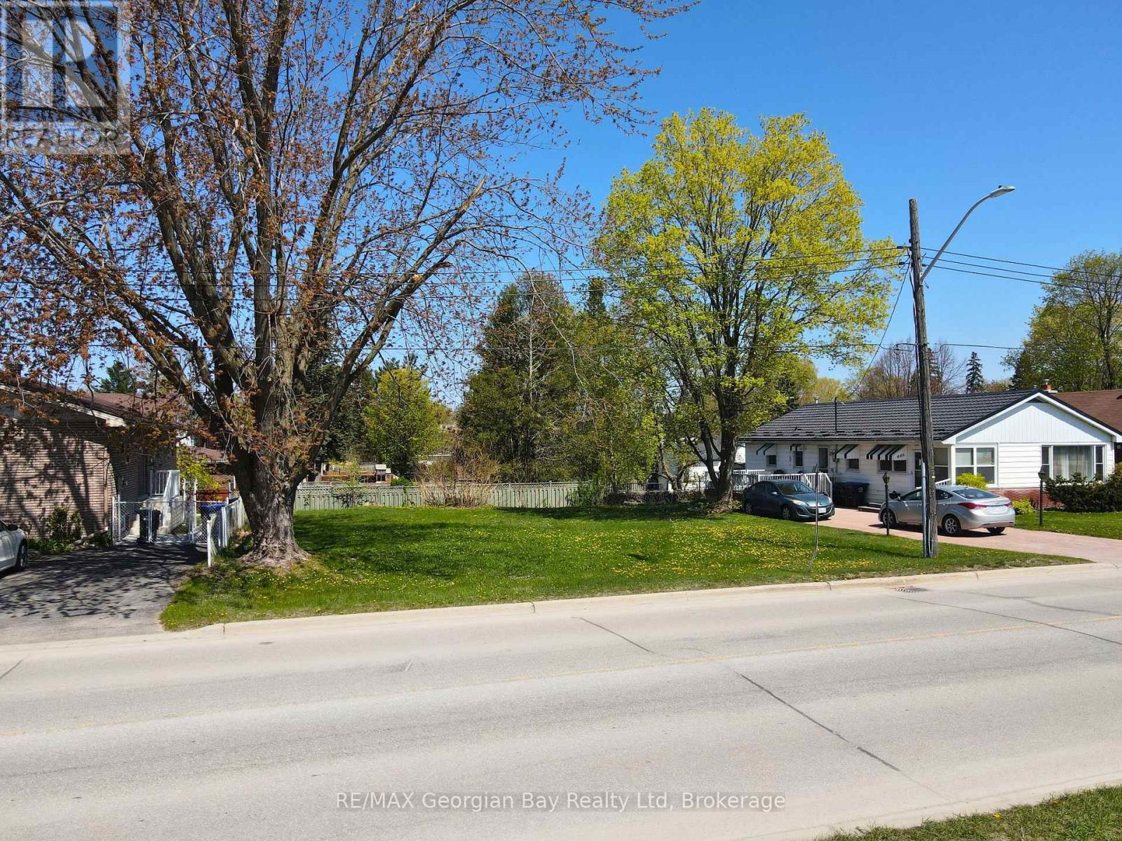 450 Robert Street, Midland, Ontario  L4R 2M3 - Photo 2 - S12432885