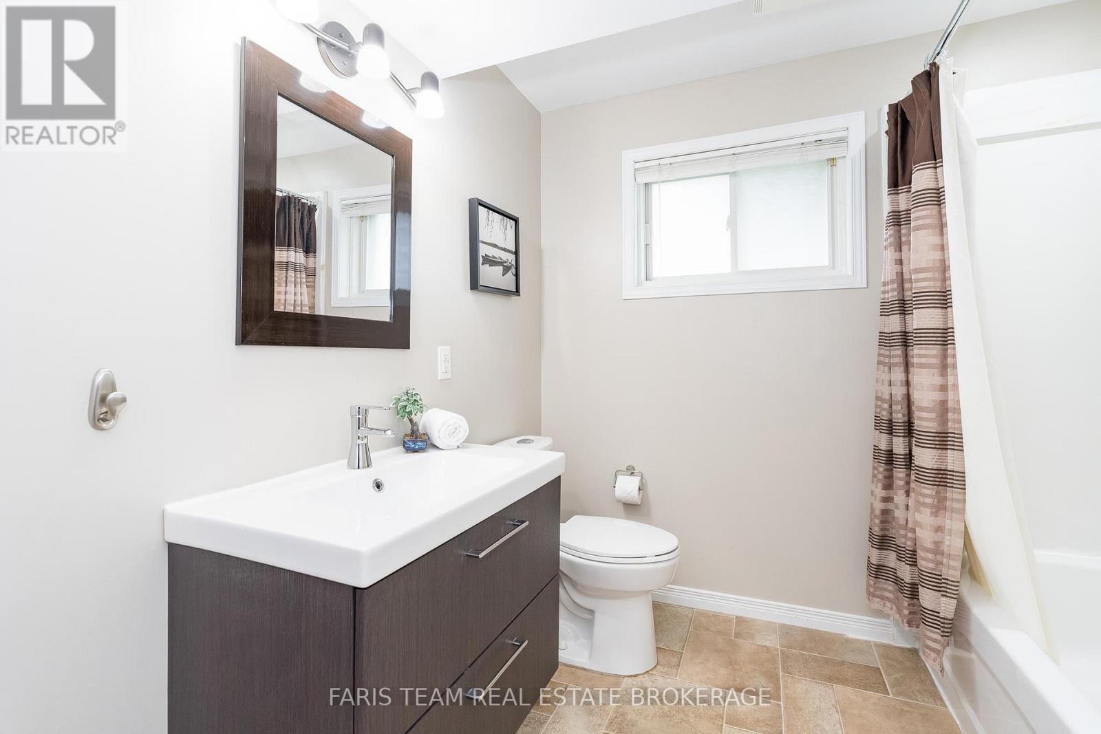 7 Round Leaf Court, Barrie, Ontario  L4N 9N3 - Photo 31 - S12430626
