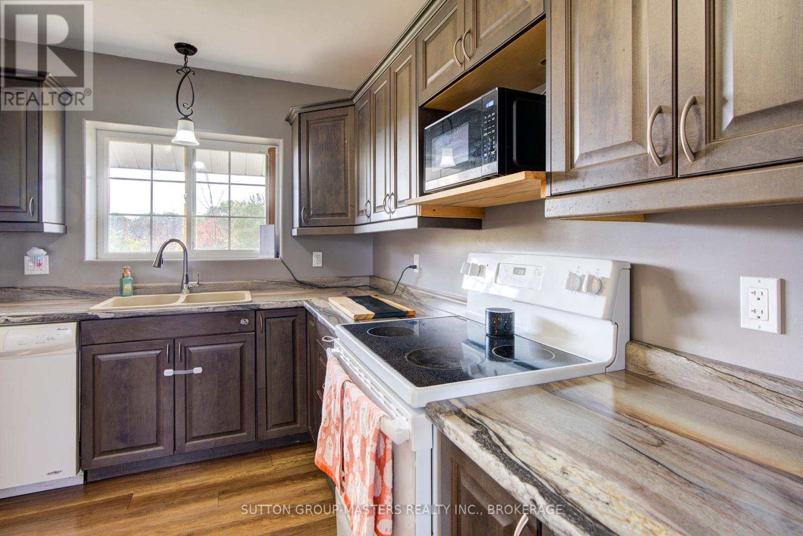 7908 Battersea Road, Frontenac (Frontenac South), Ontario  K0H 1H0 - Photo 32 - X12432985