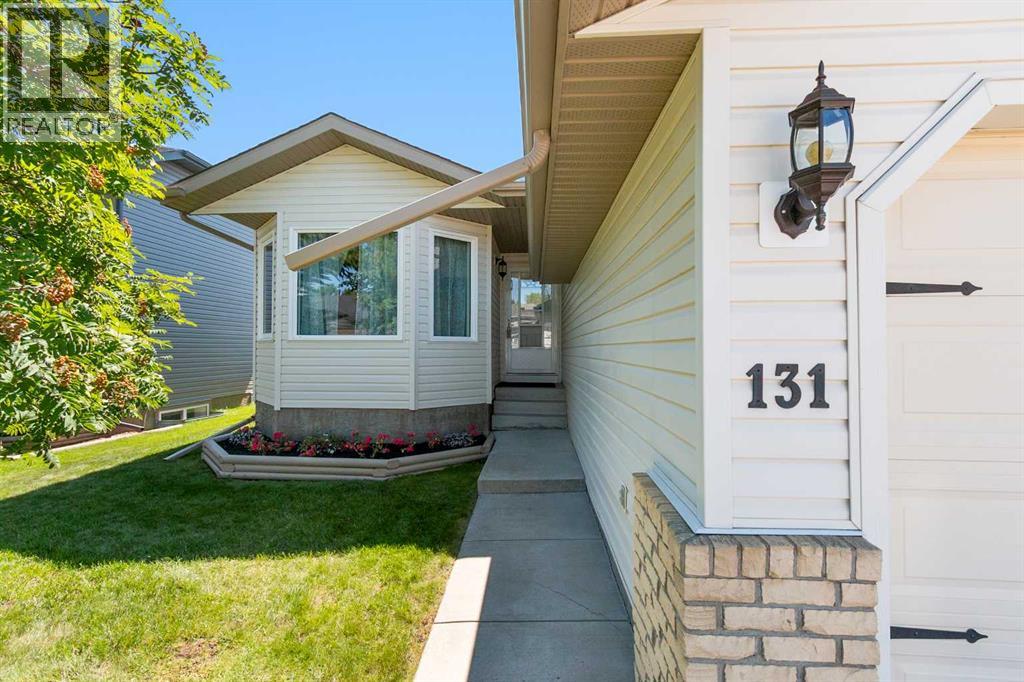 131 Tipping Close Se, Airdrie, Alberta  T4A 2A7 - Photo 2 - A2244405