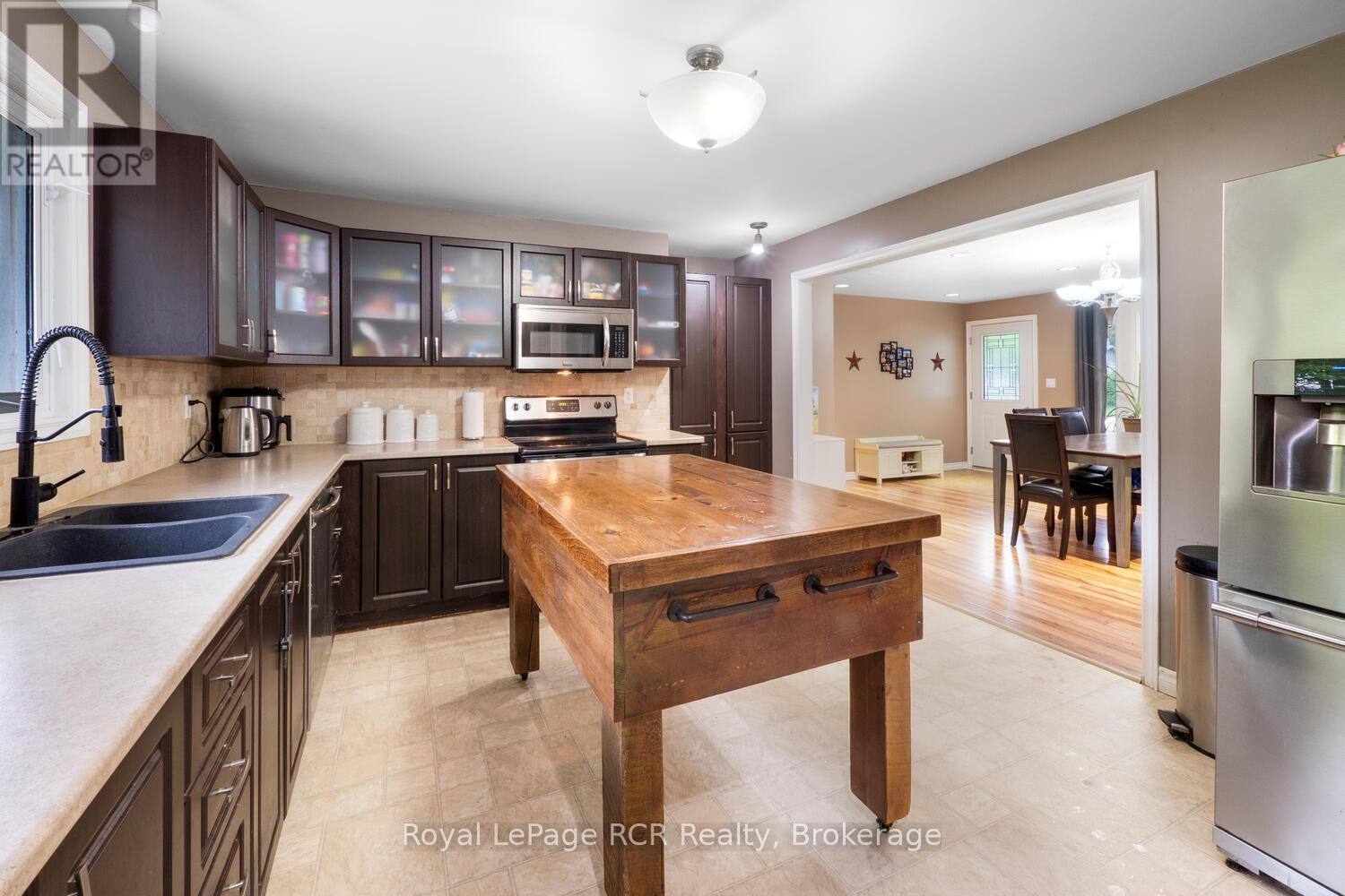 525 Augusta Street, Saugeen Shores, Ontario  N0H 2L0 - Photo 14 - X12432905