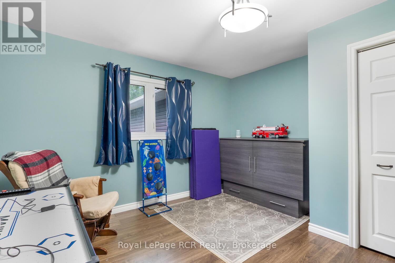 525 Augusta Street, Saugeen Shores, Ontario  N0H 2L0 - Photo 19 - X12432905