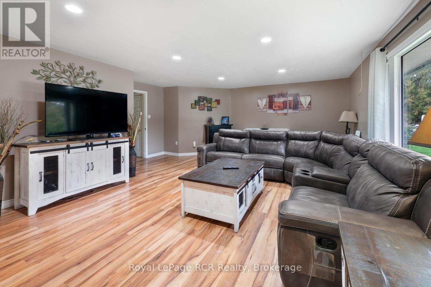 525 Augusta Street, Saugeen Shores, Ontario  N0H 2L0 - Photo 21 - X12432905