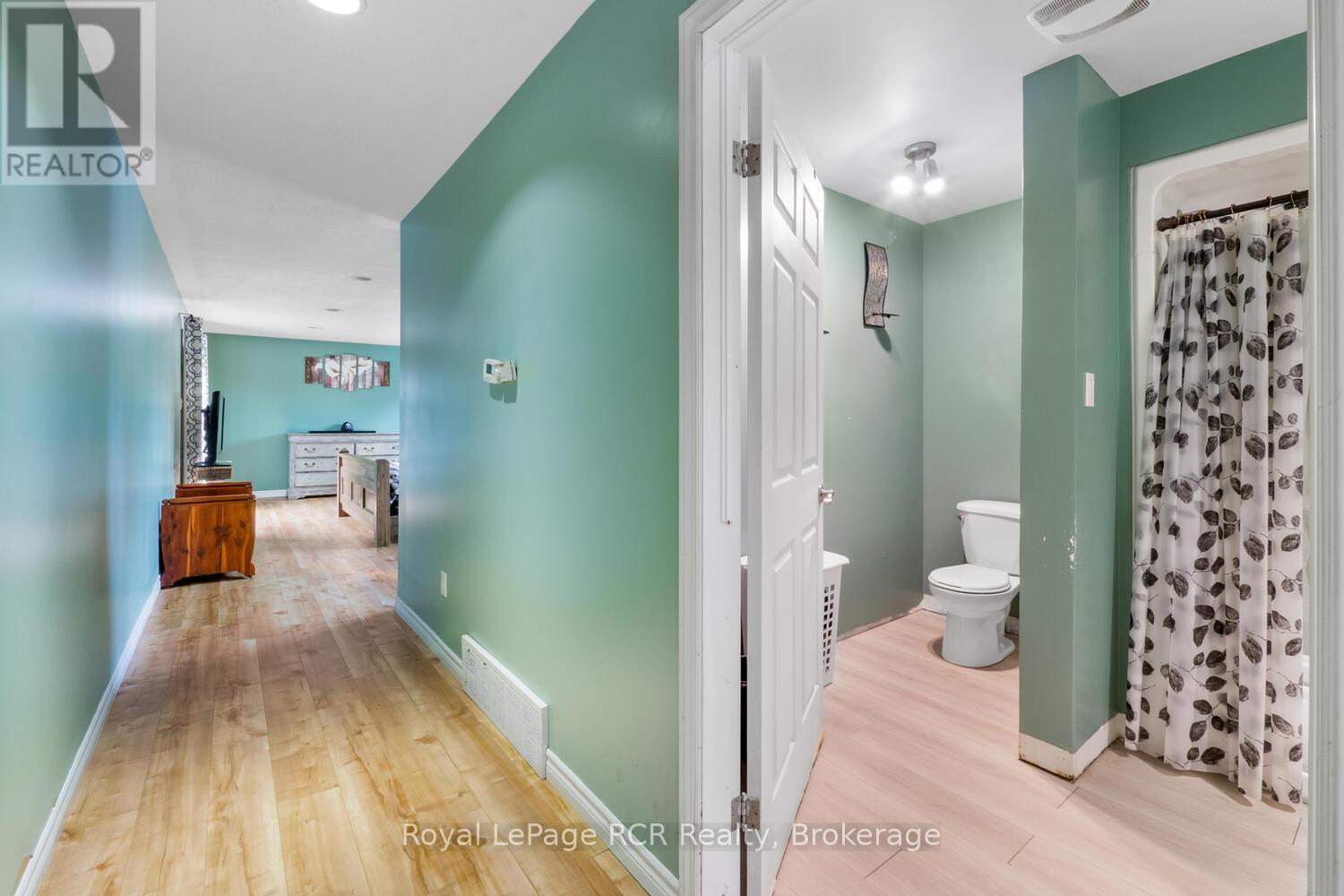 525 Augusta Street, Saugeen Shores, Ontario  N0H 2L0 - Photo 22 - X12432905