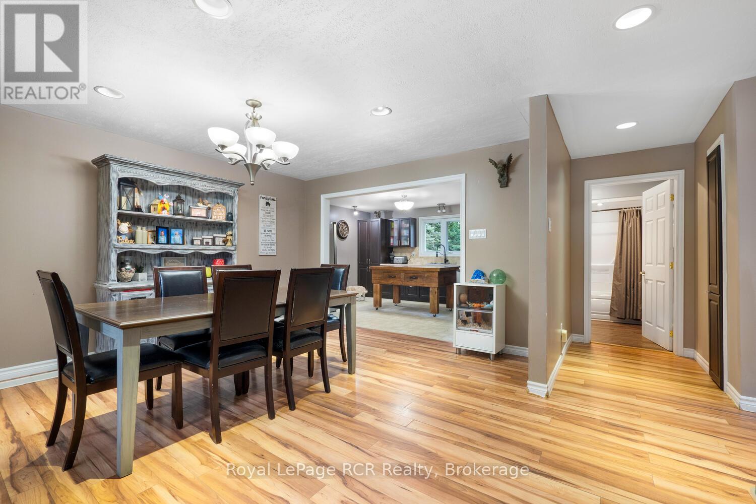 525 Augusta Street, Saugeen Shores, Ontario  N0H 2L0 - Photo 8 - X12432905
