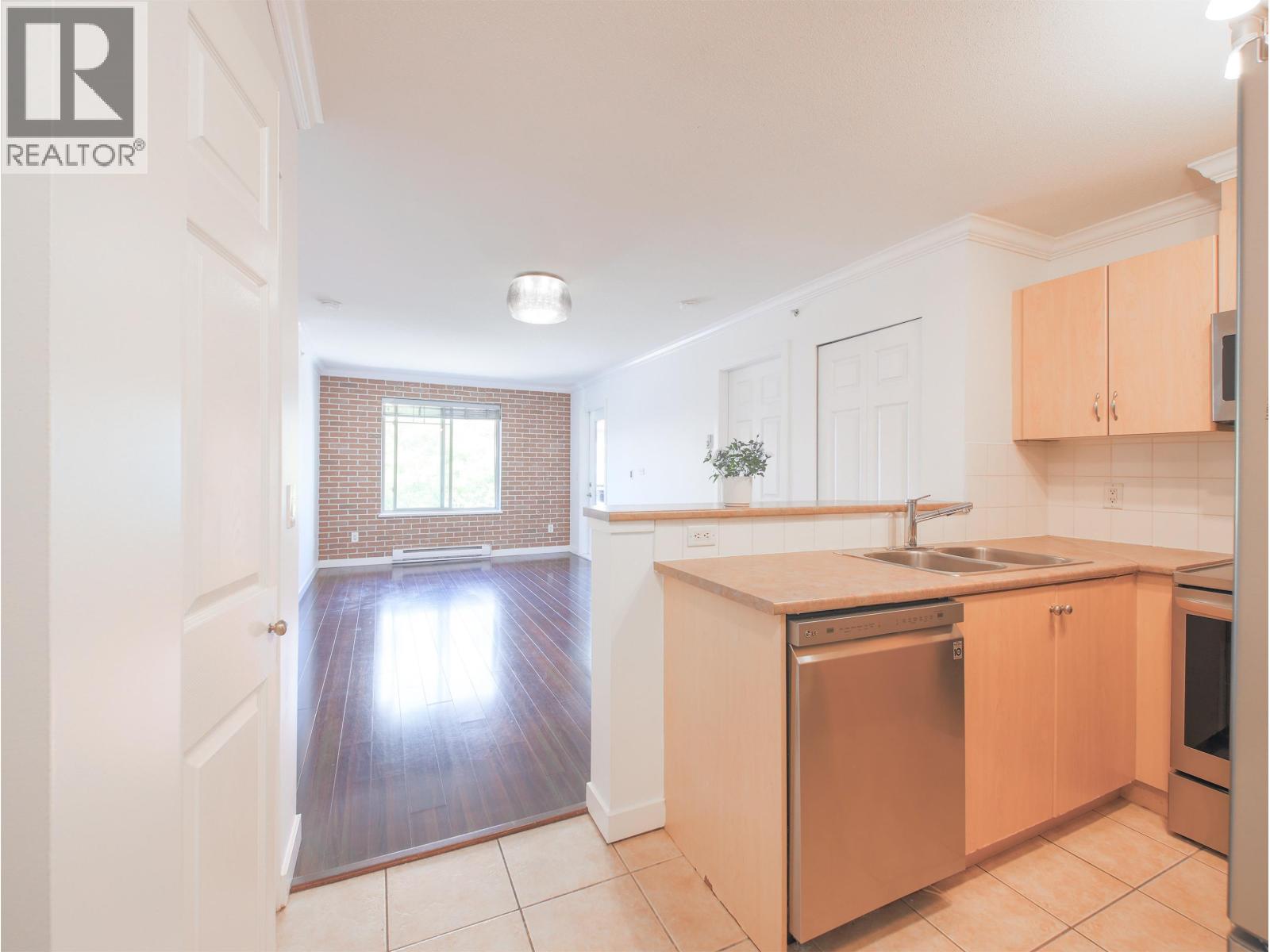 3416 240 Sherbrooke Street, New Westminster, British Columbia  V3L 3M2 - Photo 2 - R3053128