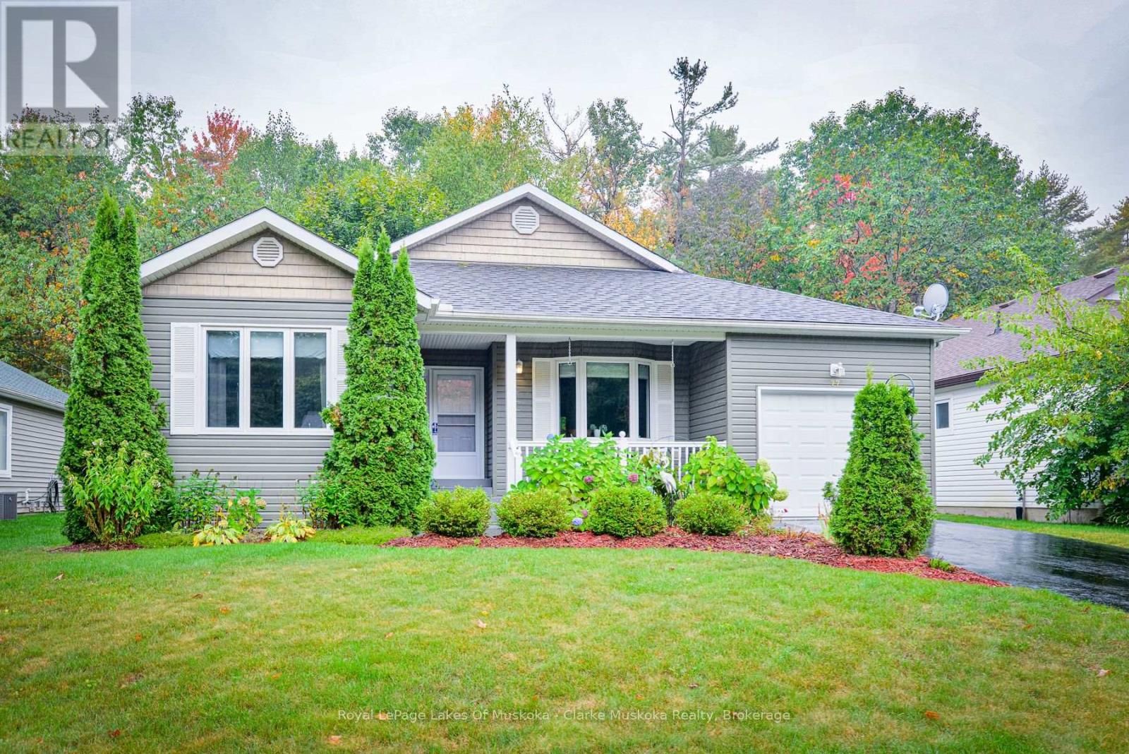 77 Hedgewood Lane, Gravenhurst, Ontario  P1P 1Z4 - Photo 2 - X12432971