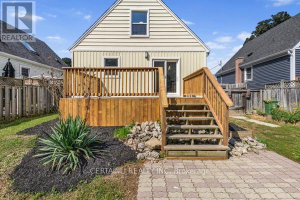 205 East 26th Street, Hamilton, Ontario  L8V 3C8 - Photo 23 - X12432970