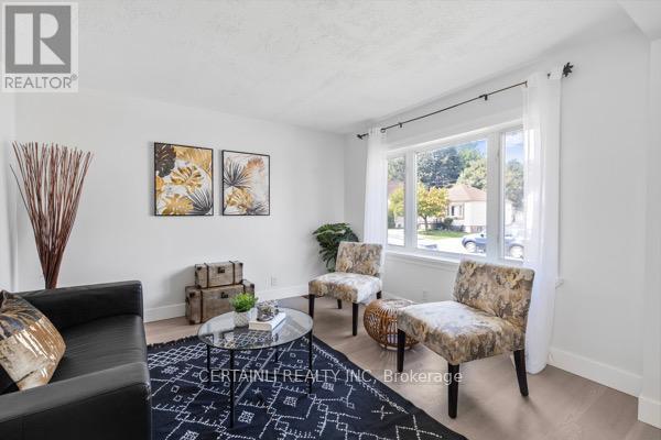 205 East 26th Street, Hamilton, Ontario  L8V 3C8 - Photo 8 - X12432970