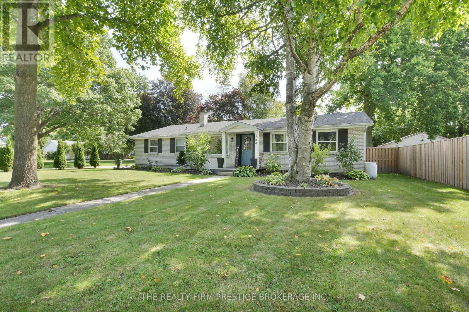 204 Main Street, West Elgin, Ontario  N0L 2P0 - Photo 2 - X12432989
