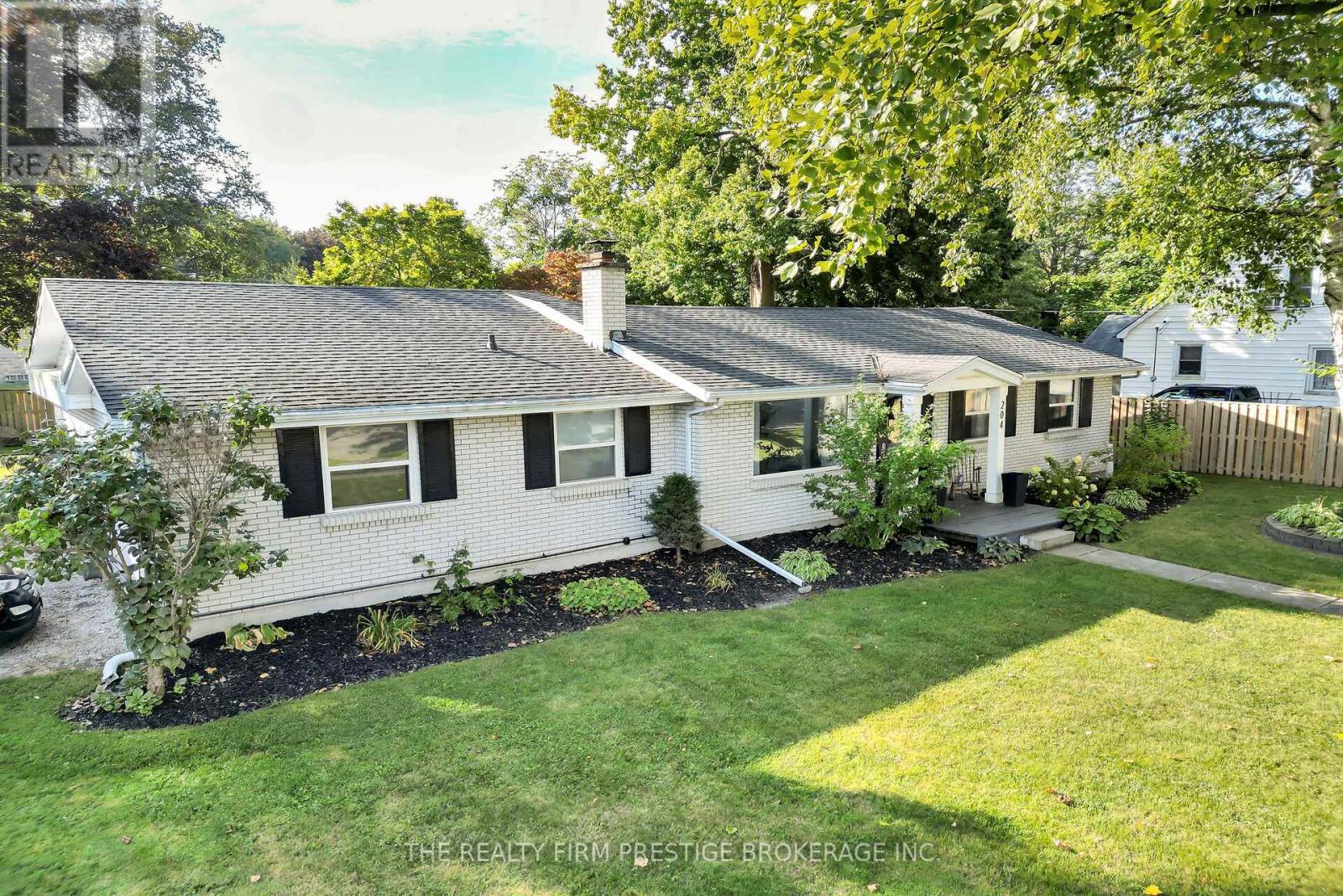 204 Main Street, West Elgin, Ontario  N0L 2P0 - Photo 3 - X12432989