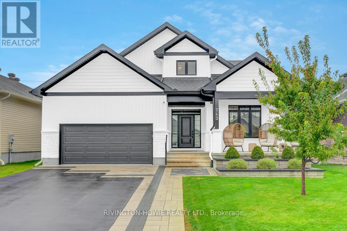 743 Meadowridge Circle, Ottawa, Ontario  K0A 1L0 - Photo 1 - X12432937