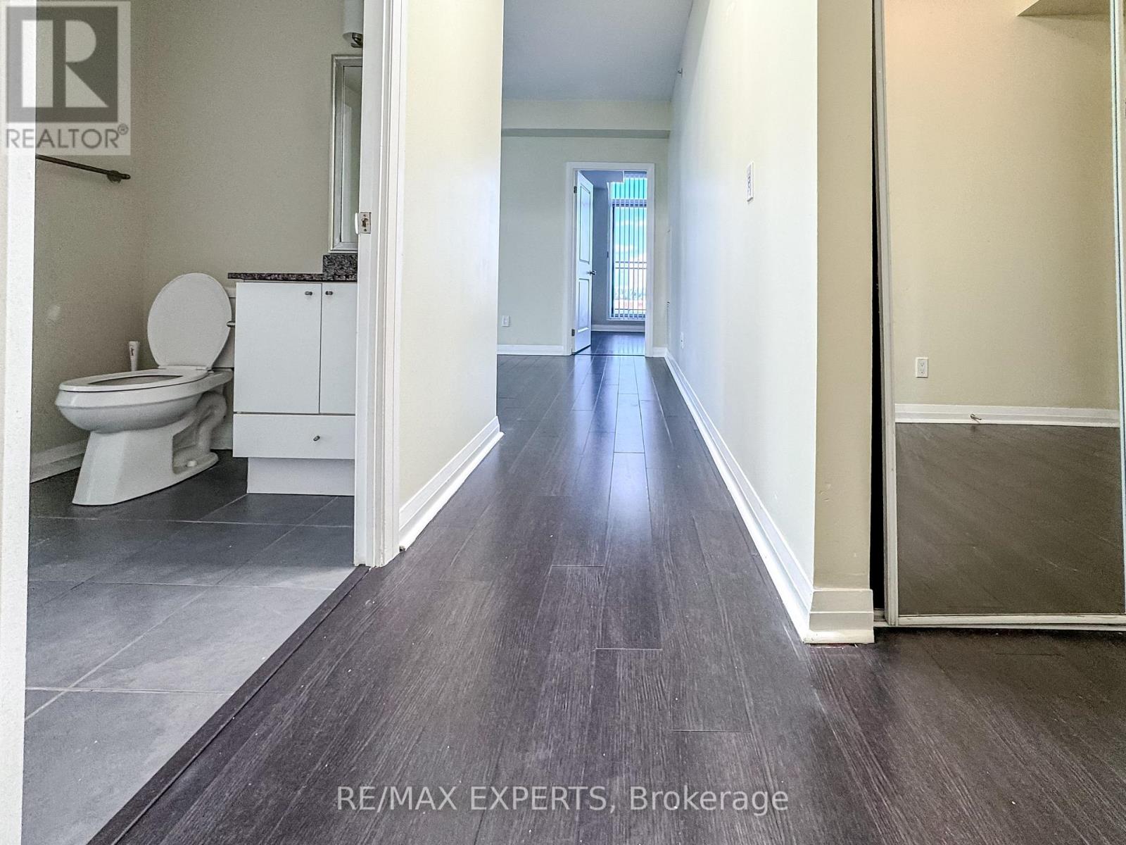 504 - 55 Eglinton Avenue W, Mississauga, Ontario  L5R 0E4 - Photo 14 - W12379328