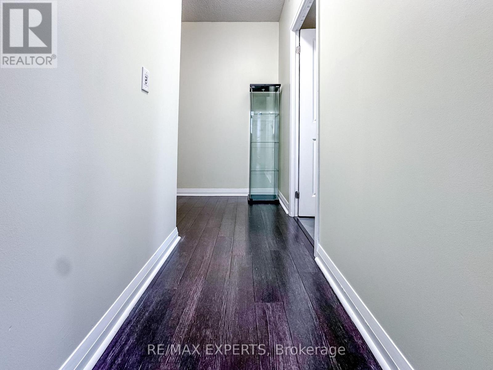 504 - 55 Eglinton Avenue W, Mississauga, Ontario  L5R 0E4 - Photo 18 - W12379328