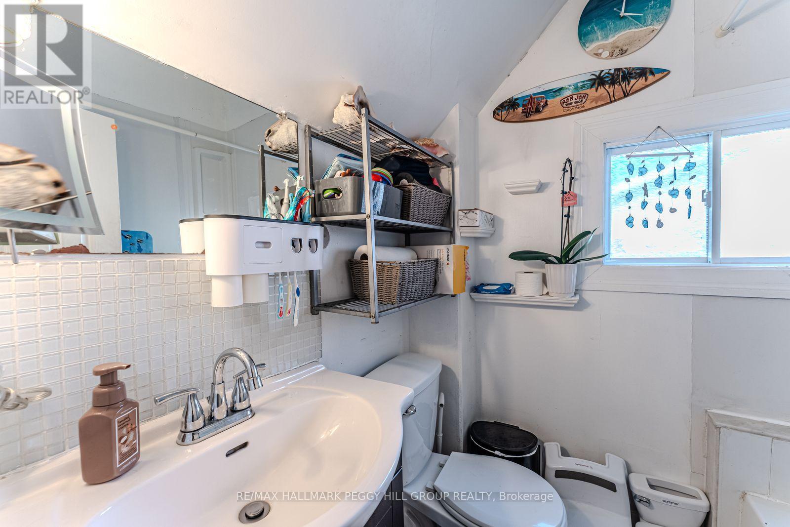 81 Innisfil Street, Barrie, Ontario  L4N 3E3 - Photo 7 - S12358947