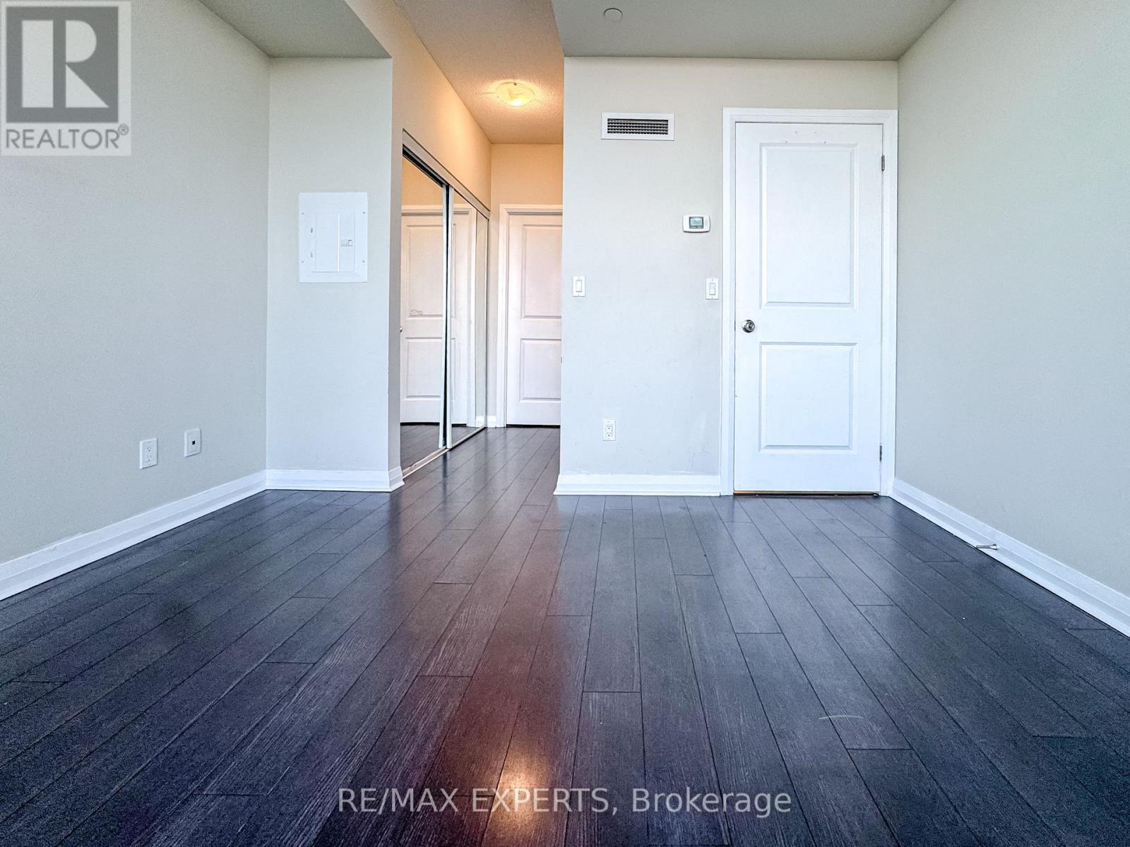 504 - 55 Eglinton Avenue W, Mississauga, Ontario  L5R 0E4 - Photo 25 - W12379328