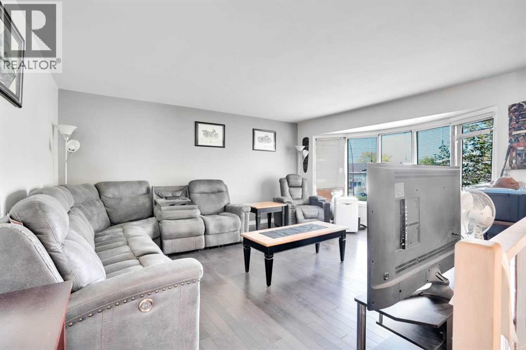 4764 Rundlewood Drive Ne, Calgary, Alberta  T1Y 2P1 - Photo 12 - A2260794