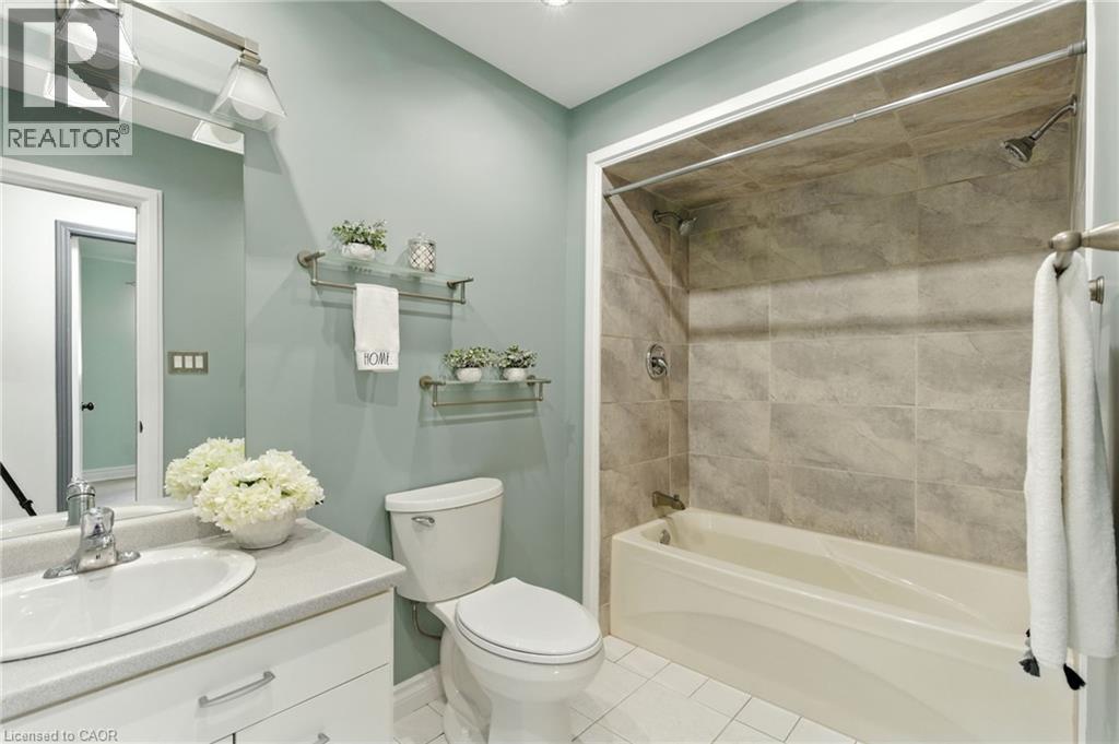 4928 Hickory Lane, Beamsville, Ontario  L0R 1B5 - Photo 14 - 40773851