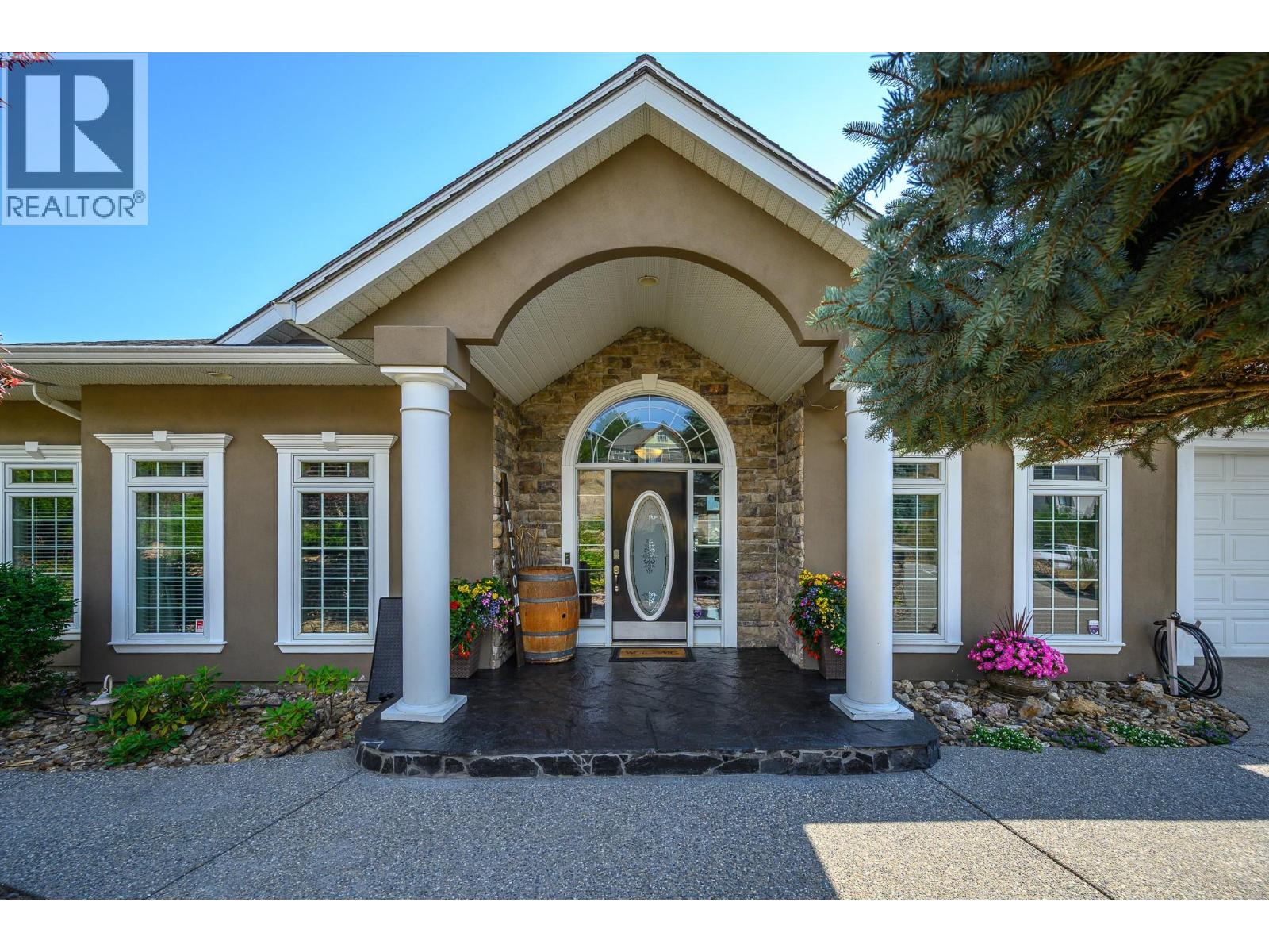 8853 Braeburn Drive, Coldstream, British Columbia  V1B 3W8 - Photo 3 - 10364431