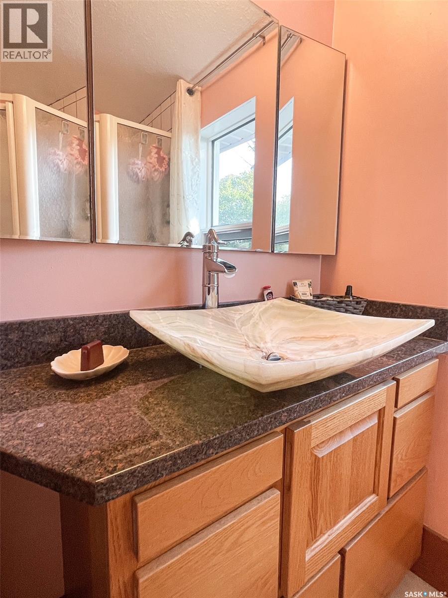 413 Centre Street, Meadow Lake, Saskatchewan  S9X 1E5 - Photo 17 - SK018738