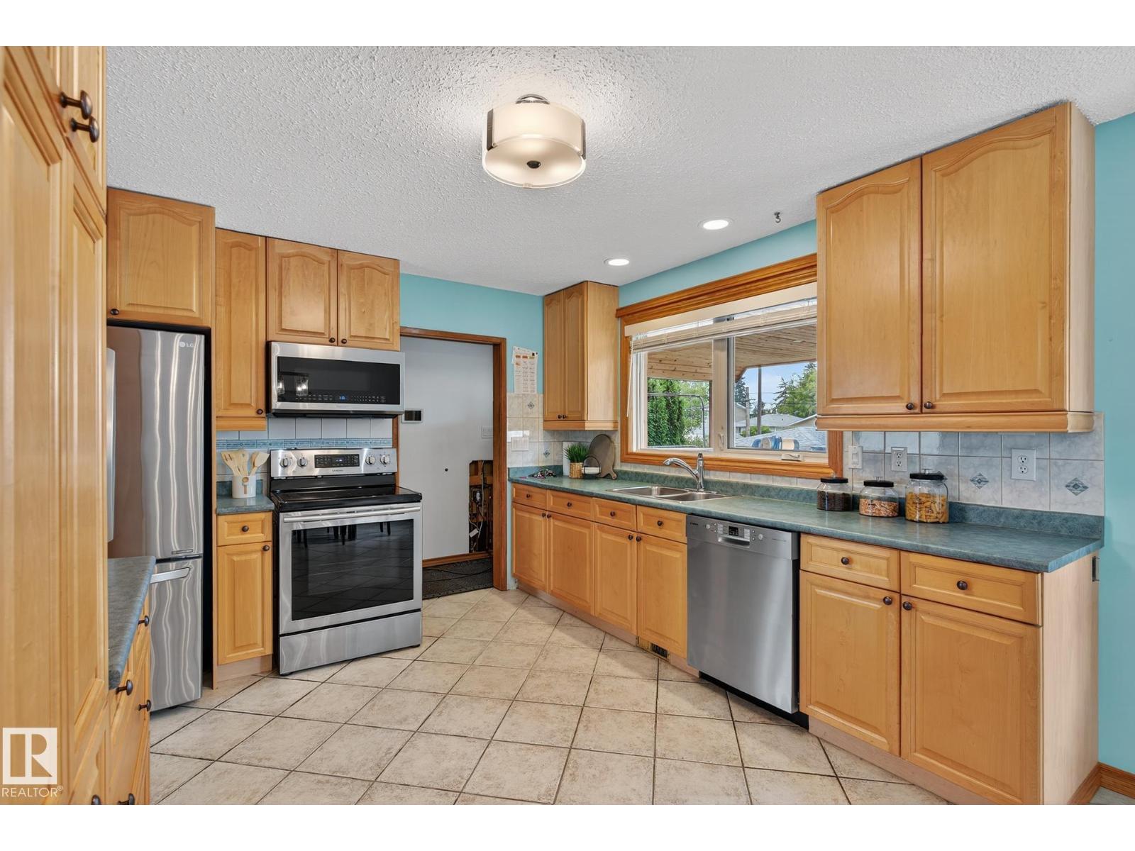 10326 154 St Nw, Edmonton, Alberta  T5P 2H6 - Photo 10 - E4448303